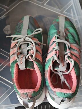 Adidas WomensGreen and Pink Patterned Sneakers (11-2)